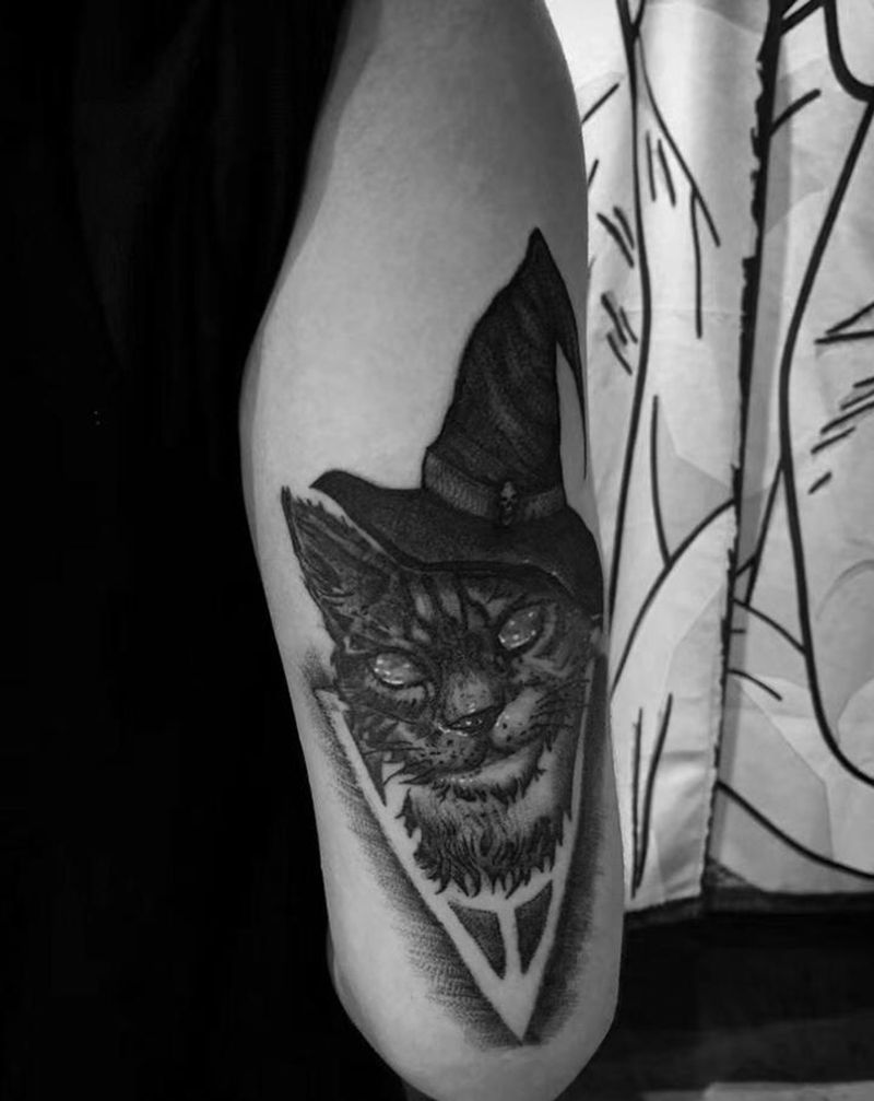 black work纹身图片_腿部手部欧美写实点刺猫蛇全视之眼纹身图案