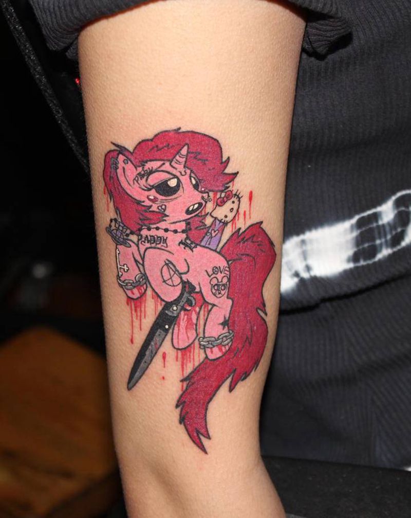 小马纹身图片_手臂New School新传统天马独角兽卡通纹身图案