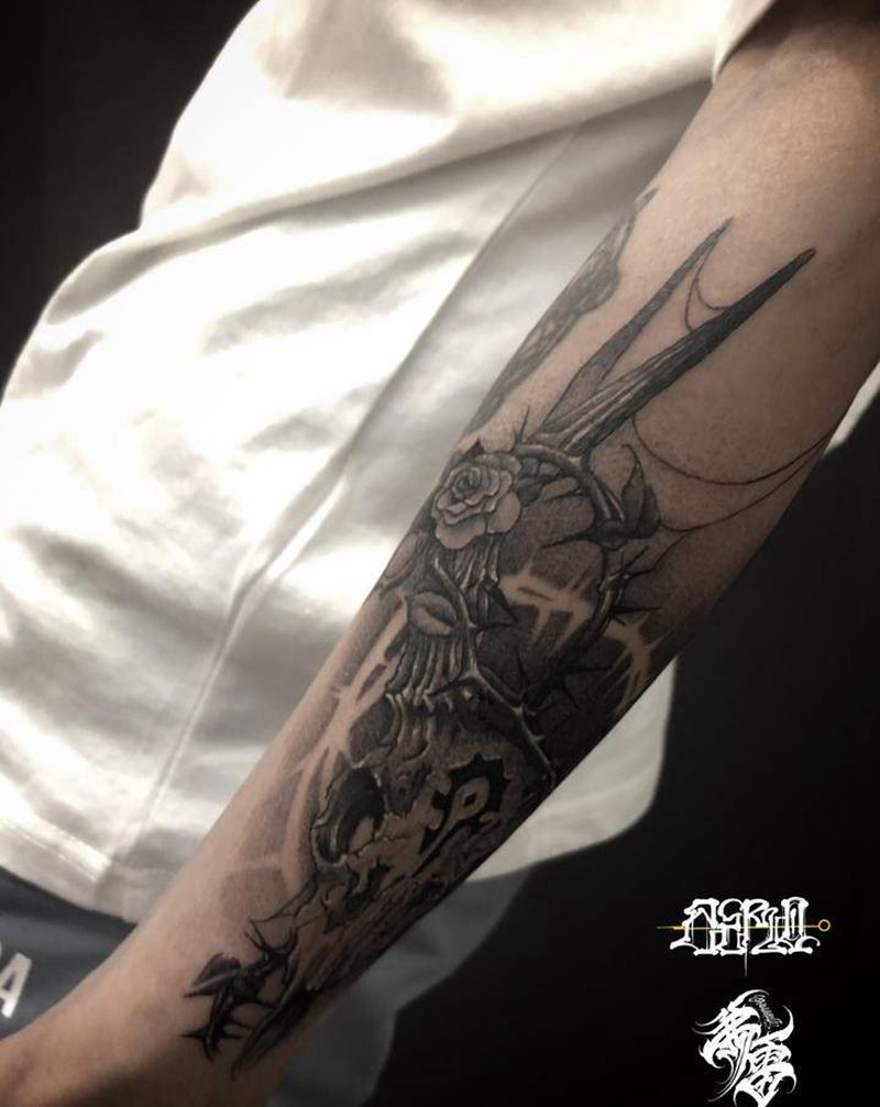 鹿纹身图片_手臂纹身图案