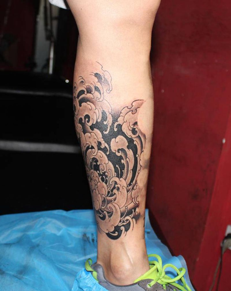 浪腿和肖像恢复以后纹身图片_腿部欧美写实新传统浪花肖像纹身图案