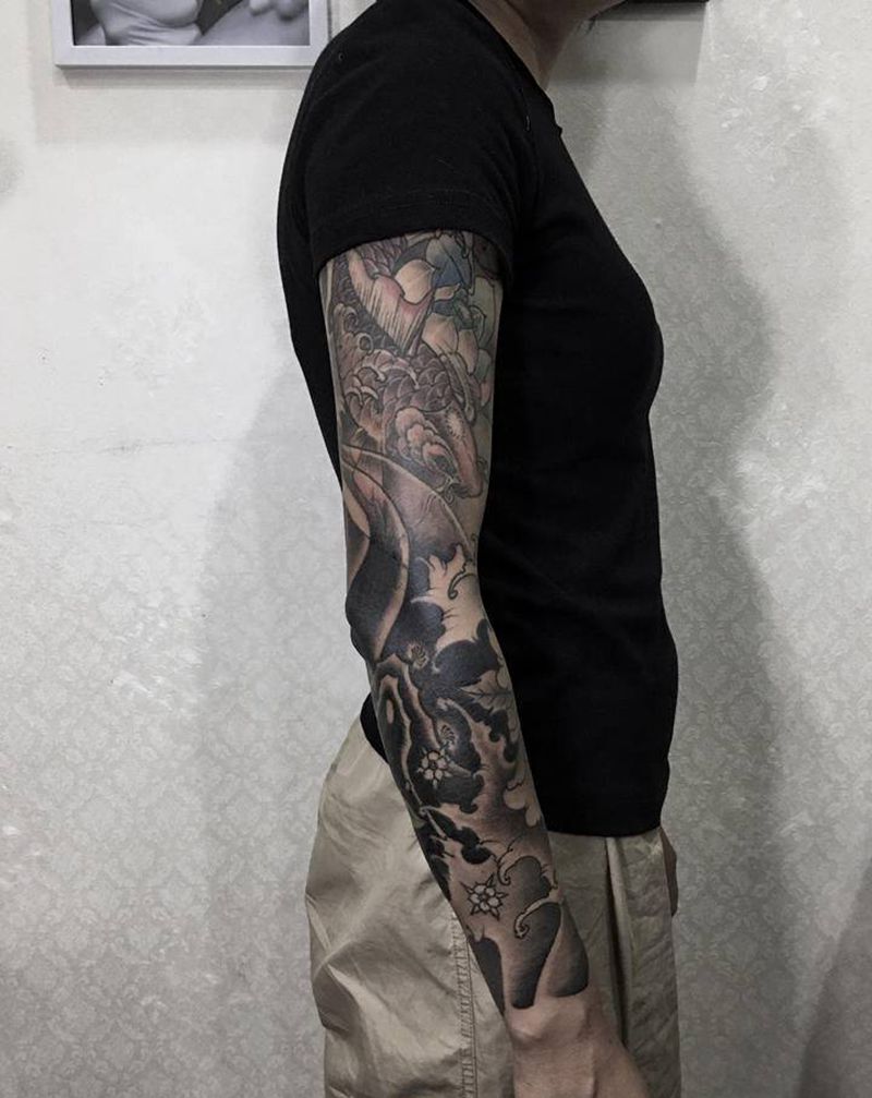 牡丹鲤鱼花臂纹身图片_手臂手部老传统新传统浪花樱花原创纹身图案