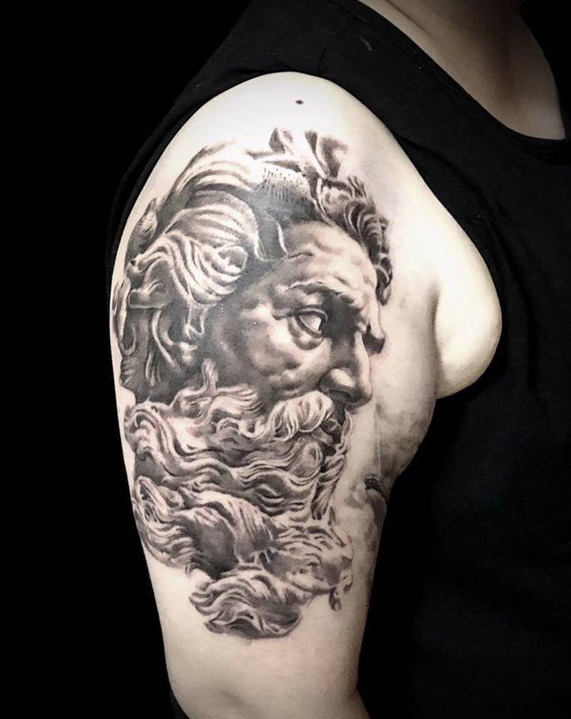 波赛冬纹身图片_手臂欧美写实波赛冬黑灰写实大臂纹身图案