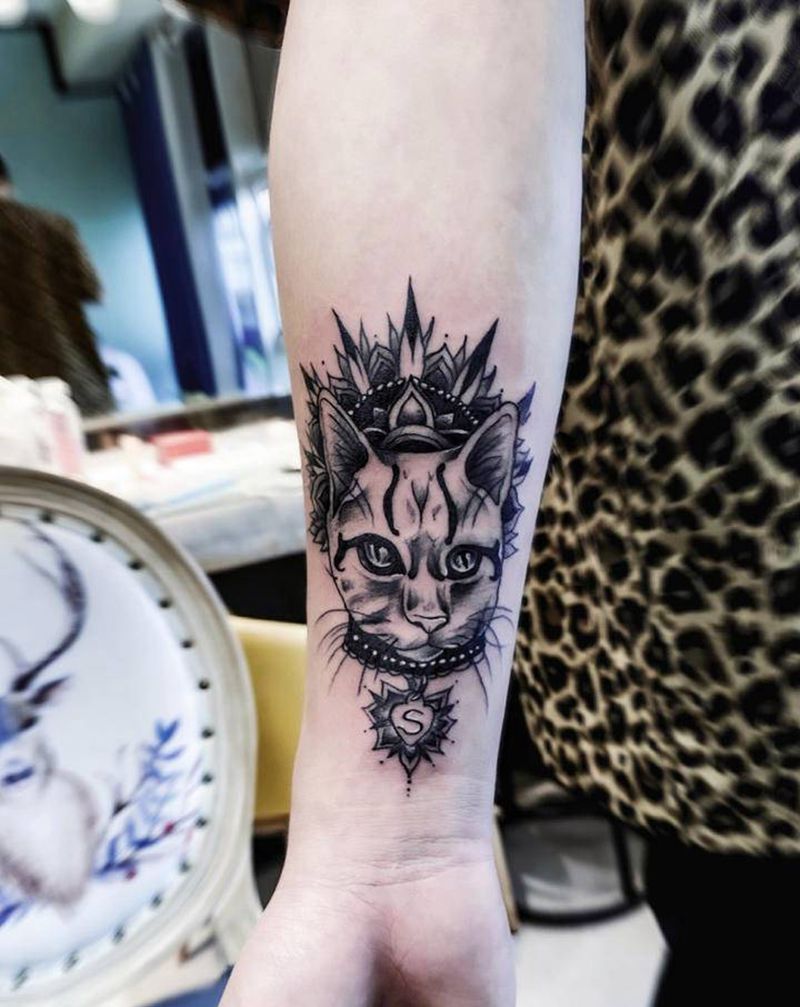 猫猫纹身图片_手部Old School纹身图案