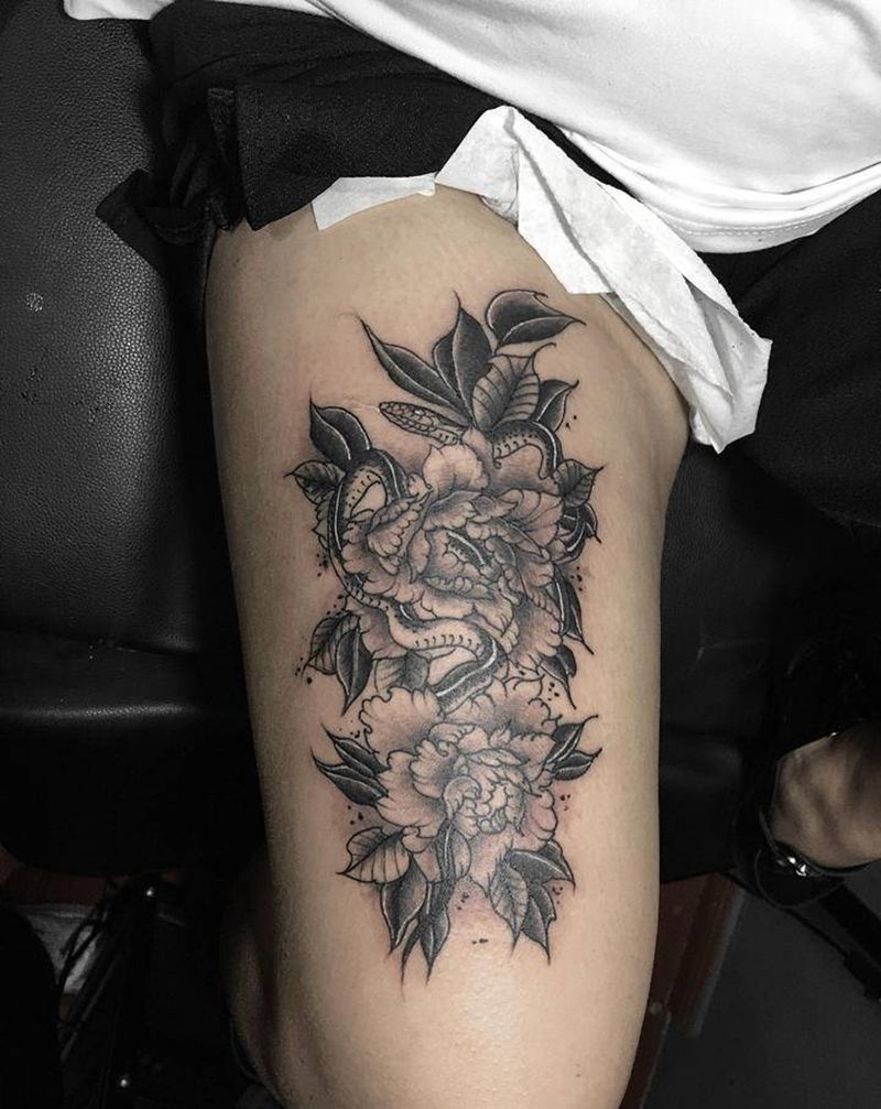 蛇缠牡丹纹身图片_手臂腿部欧美写实素花大腿原创纹身图案