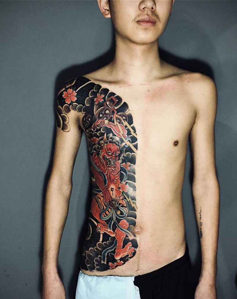 雷神纹身图片_胸部腹部老传统新传统开衫雷公日式纹身图案