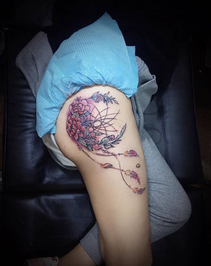 捕梦网纹身图片_腿部臀部水彩欧美写实原创遮盖纹身图案