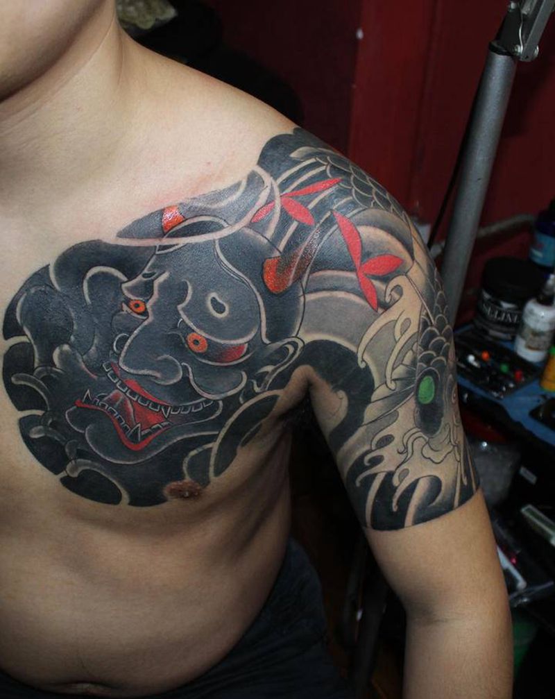 日式半甲般若遮盖狼头纹身图片_胸部老传统新传统般若半甲遮盖纹身图案