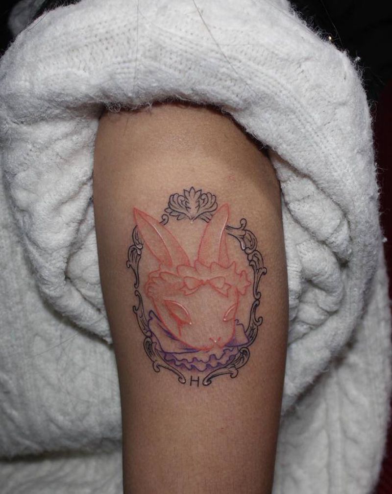 相框兔兔纹身图片_手臂水彩几何兔相框小清新纹身图案