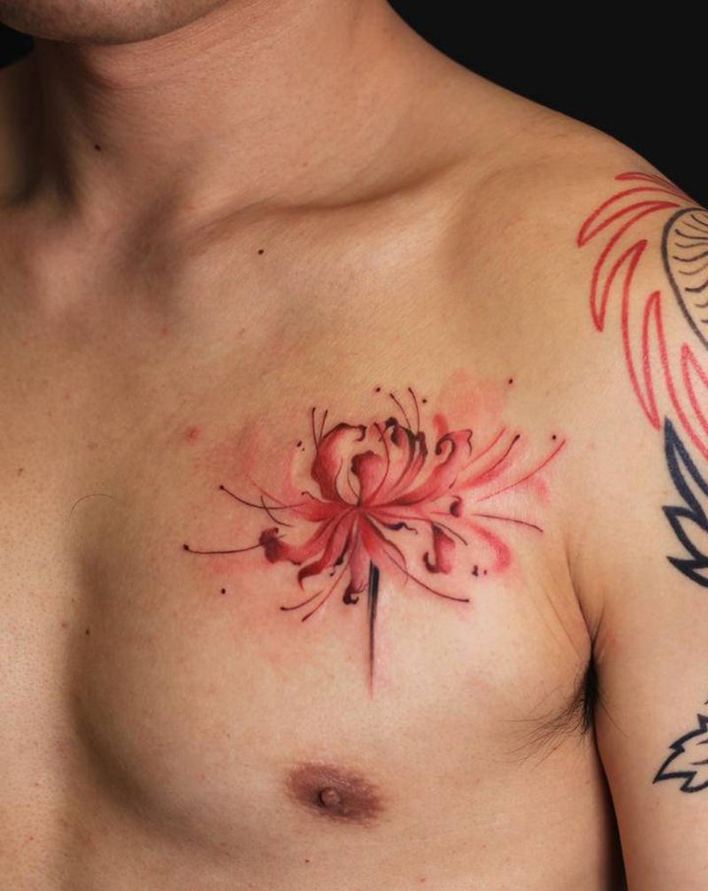 彼岸花纹身图片_胸部水彩彼岸花纹身图案