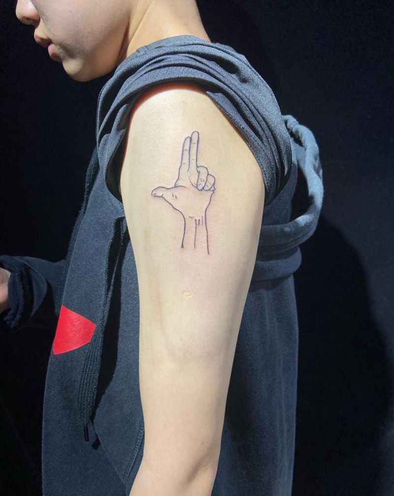 手势纹身图片_手臂纹身图案