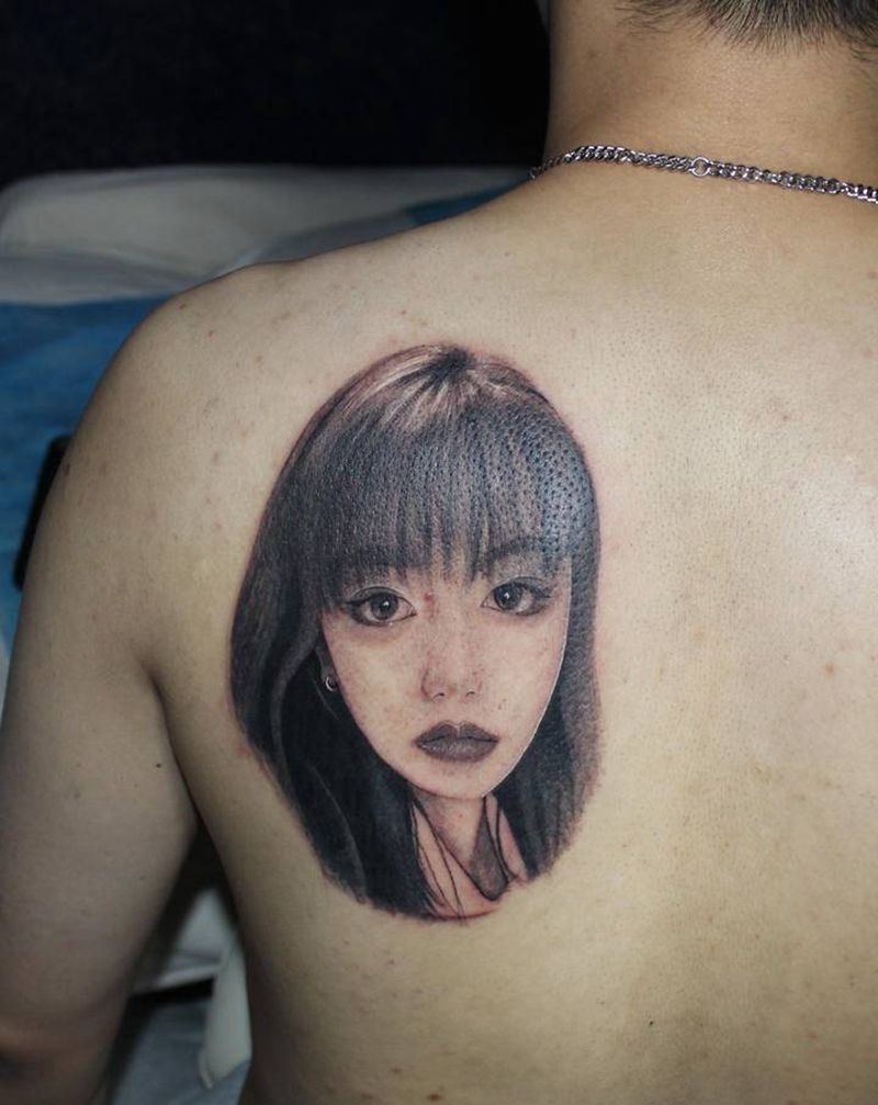 女肖像纹身图片_肩部背部欧美写实水墨肖像人物照片纹身图案