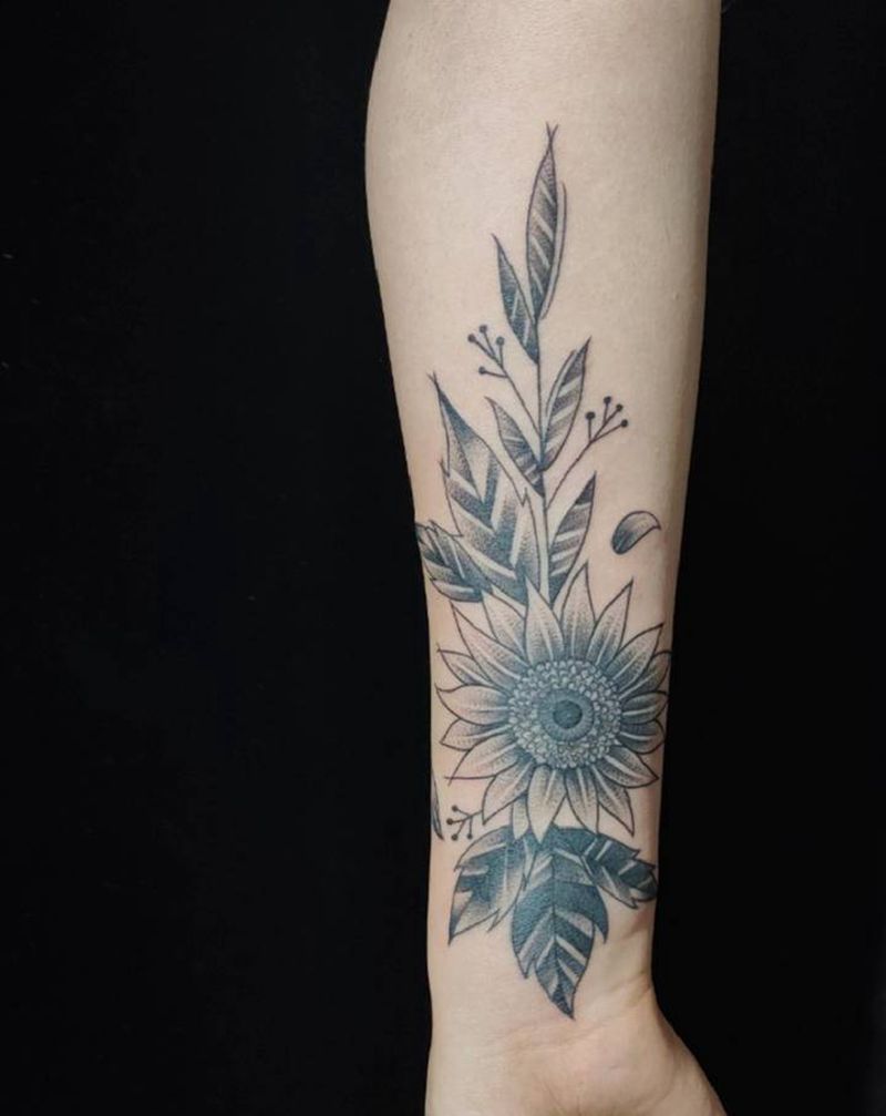 素花纹身图片_手部手臂点刺花纹身图案