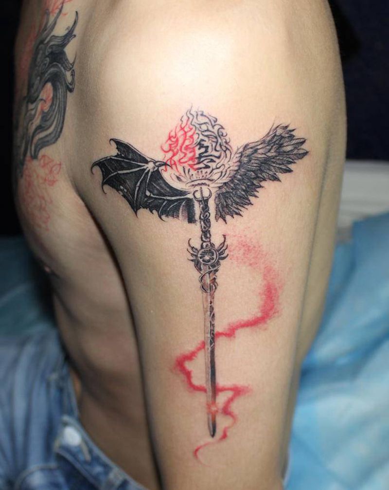 翅膀剑纹身图片_手臂新传统水彩纹身图案
