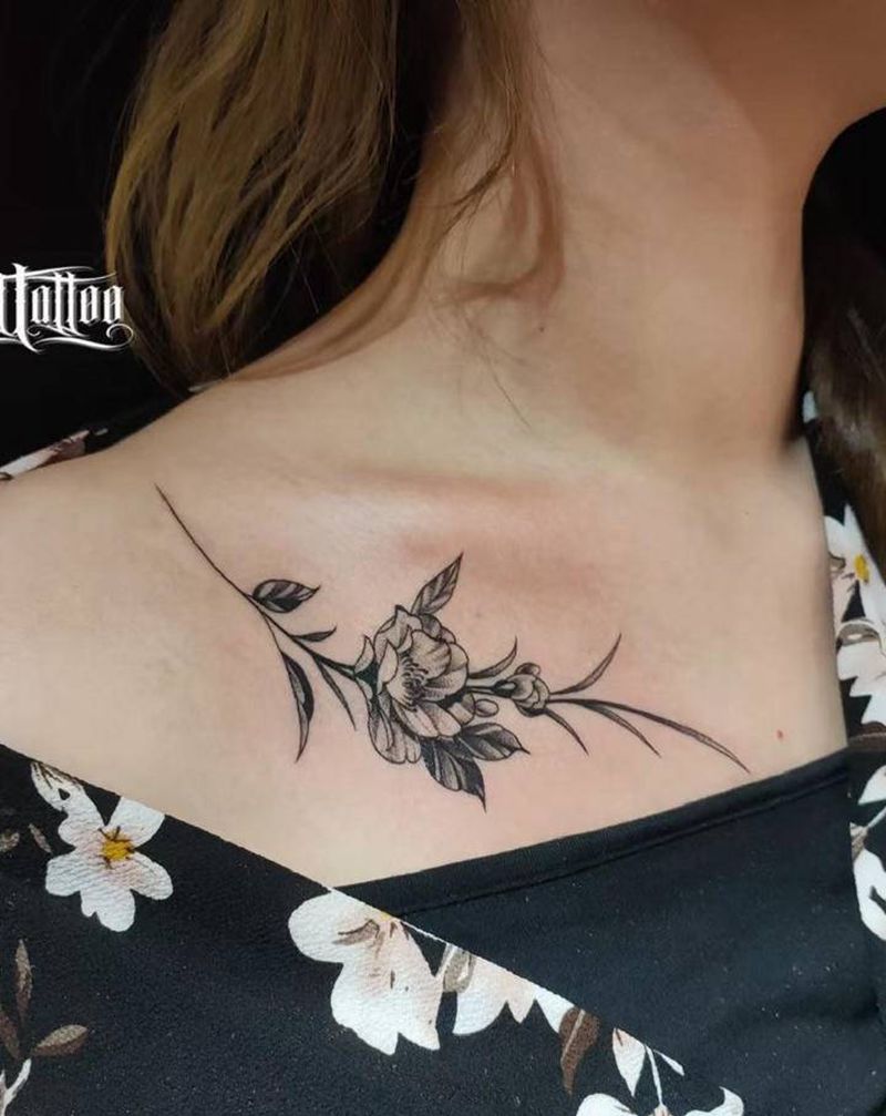 素花纹身图片_胸部肩部点刺纹身图案