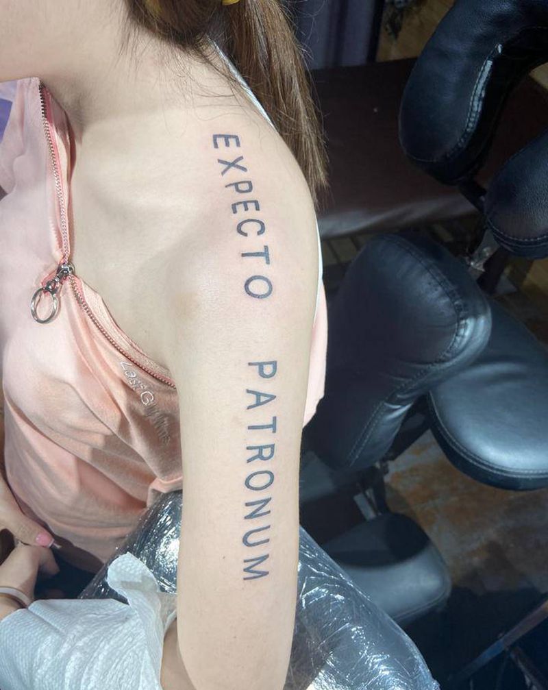 。。纹身图片_肩部手臂纹身图案