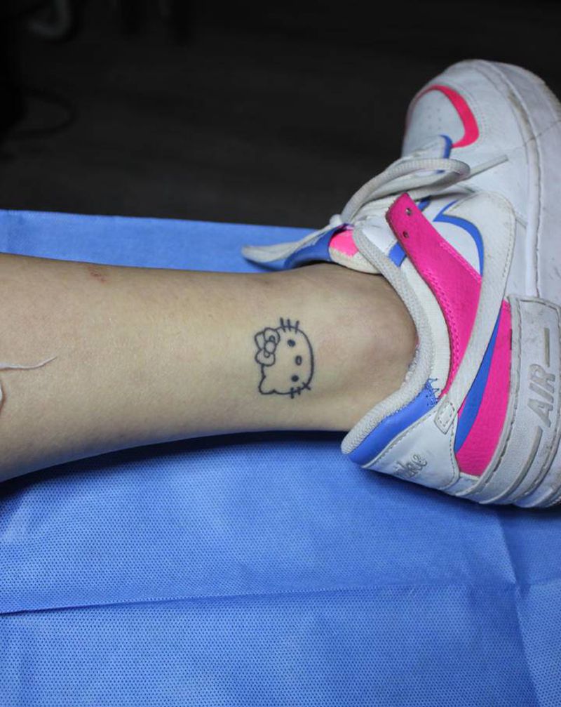 日式钱袋遮盖纹身图片_脚部老传统水彩钱袋日式遮盖纹身图案