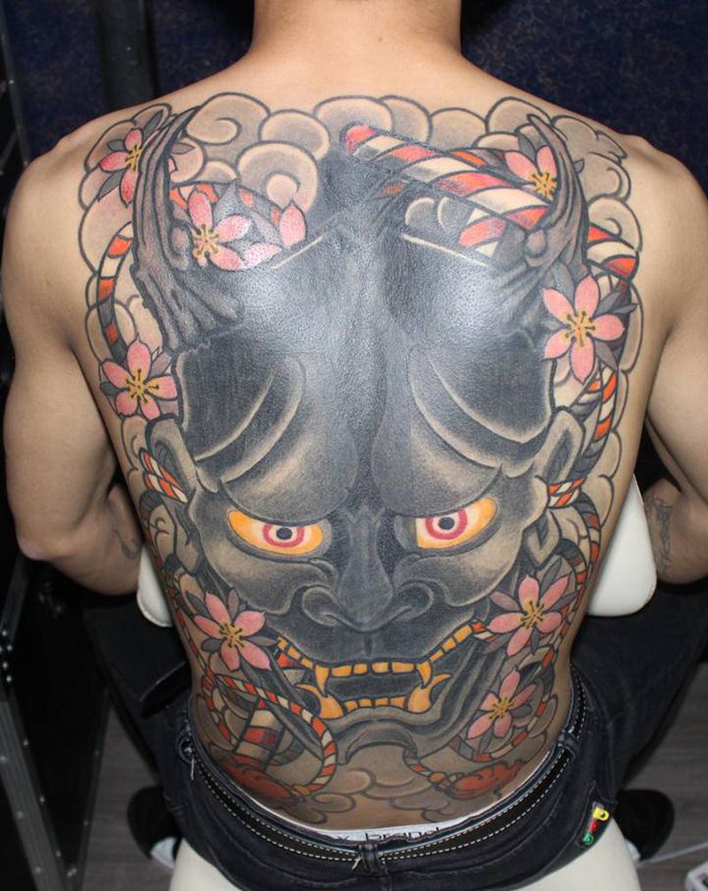 遮盖满背十字架纹身图片_背部腰部老传统新传统般若遮盖传统纹身图案