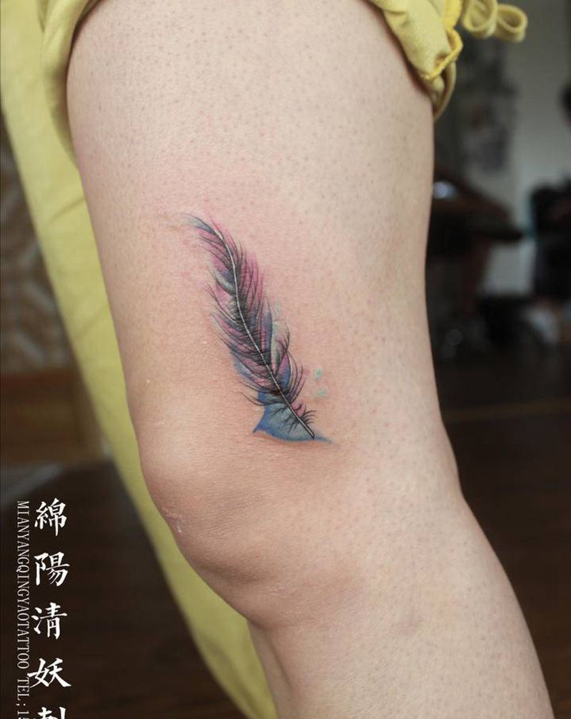 羽毛纹身图片_胸部肩部纹身图案