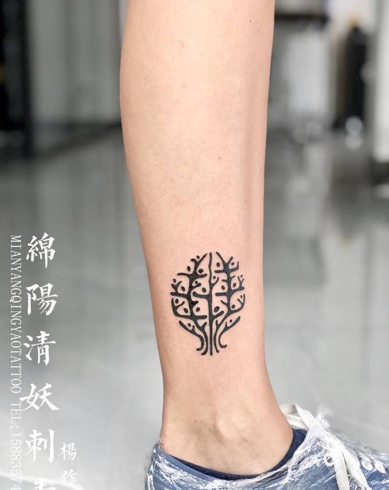 图腾纹身图片_胸部肩部纹身图案