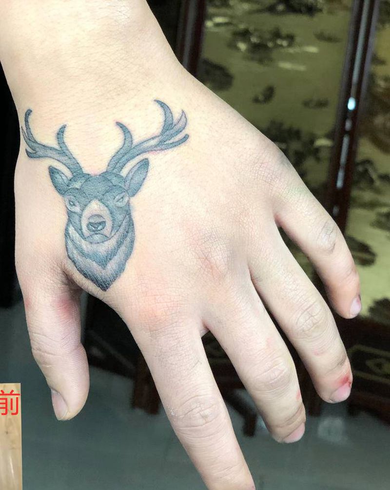 麋鹿纹身图片_脚部手部纹身图案
