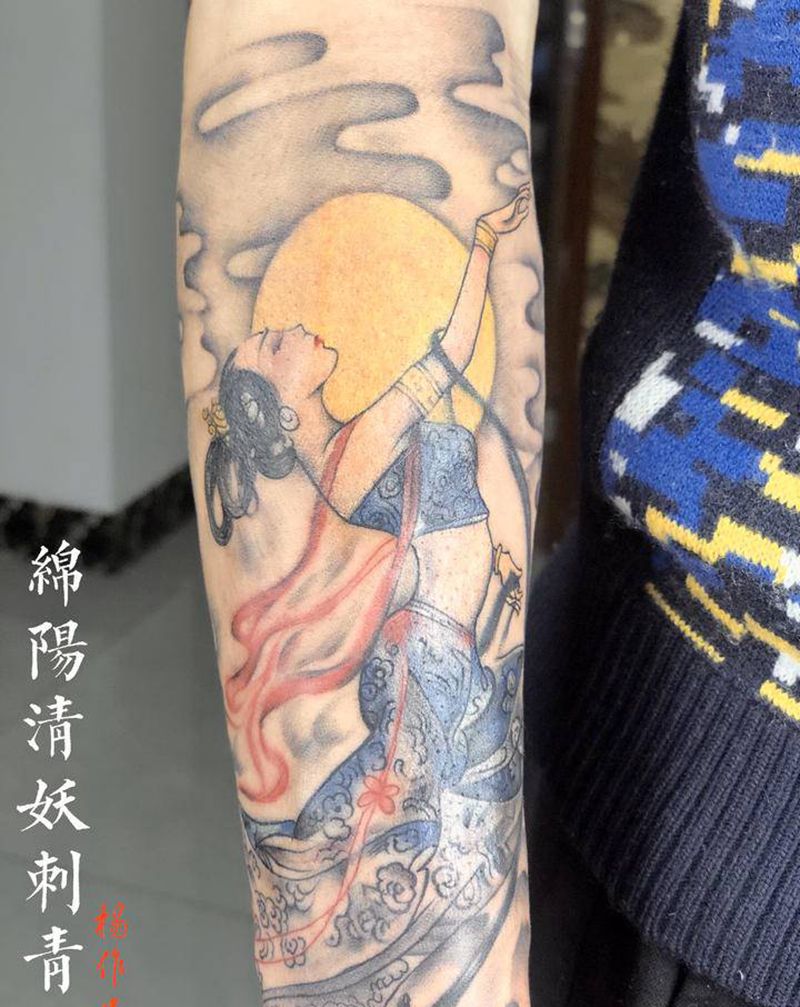 仙女纹身图片_臀部背部纹身图案