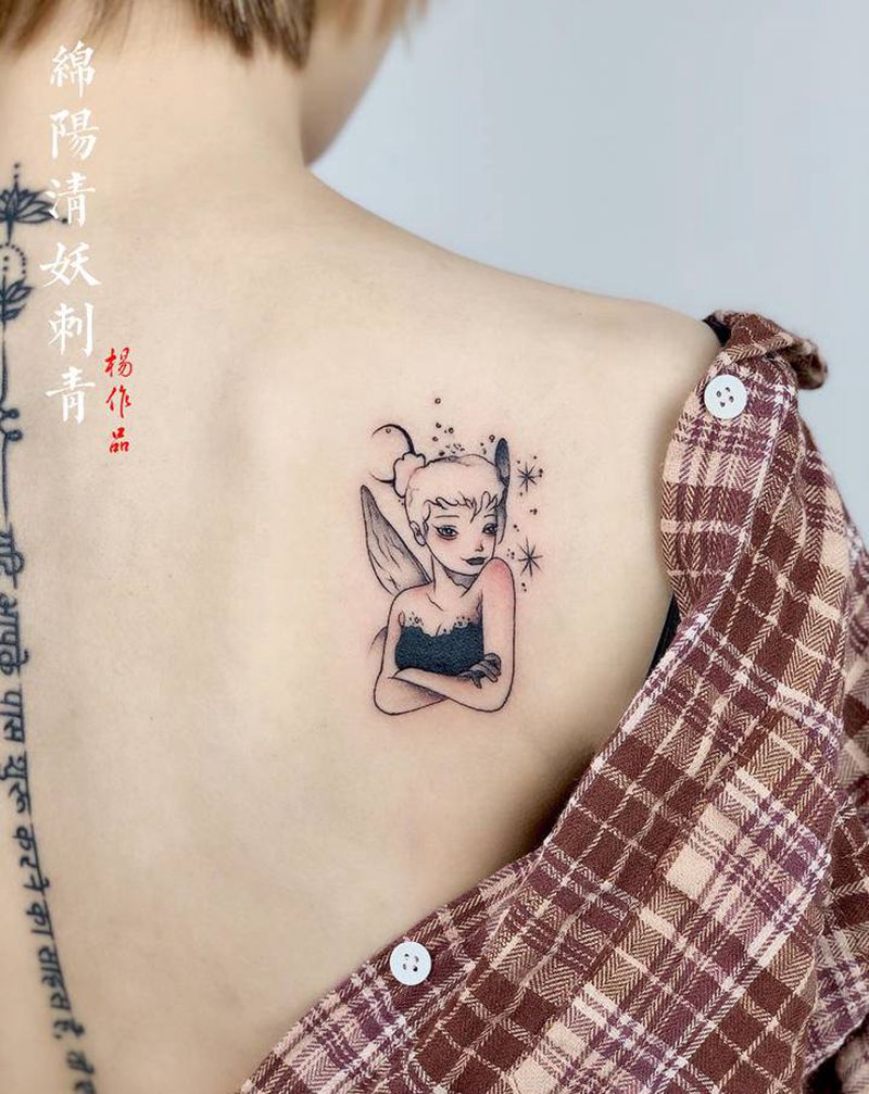 小女孩纹身图片_颈部背部纹身图案