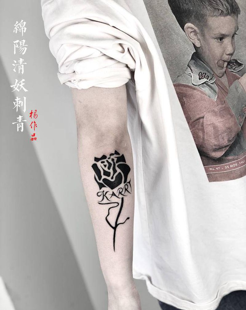 玫瑰纹身图片_胸部肩部纹身图案