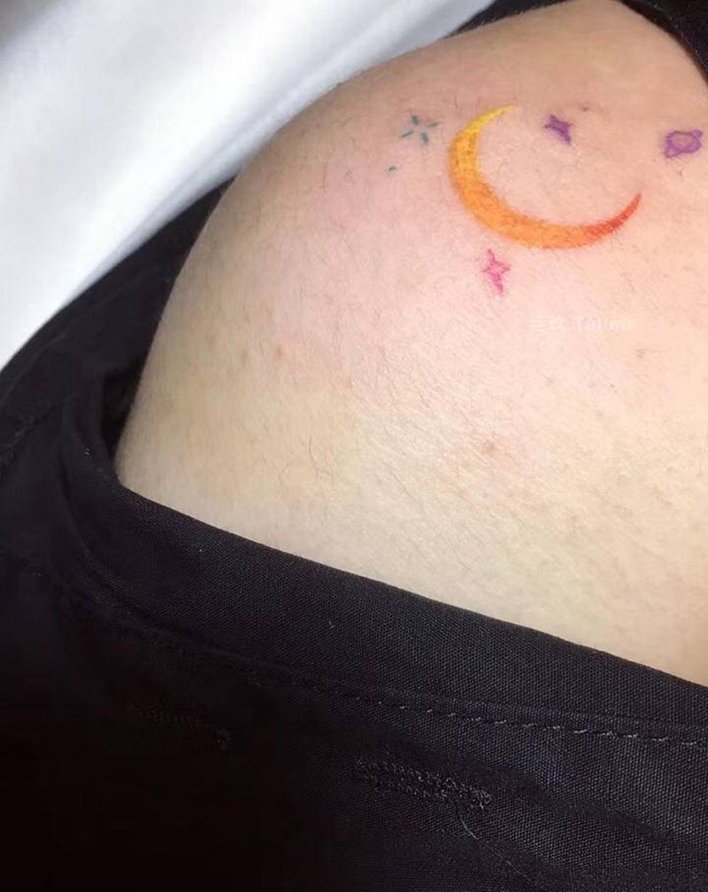 ‧˚₊*̥(* ⁰̷̴͈꒨⁰̷纹身图片_肩部纹身图案