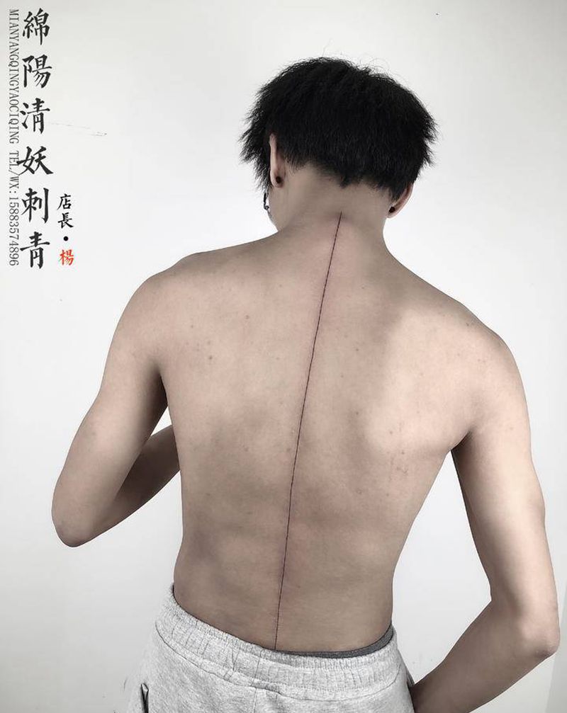 线条纹身图片_颈部肩部纹身图案