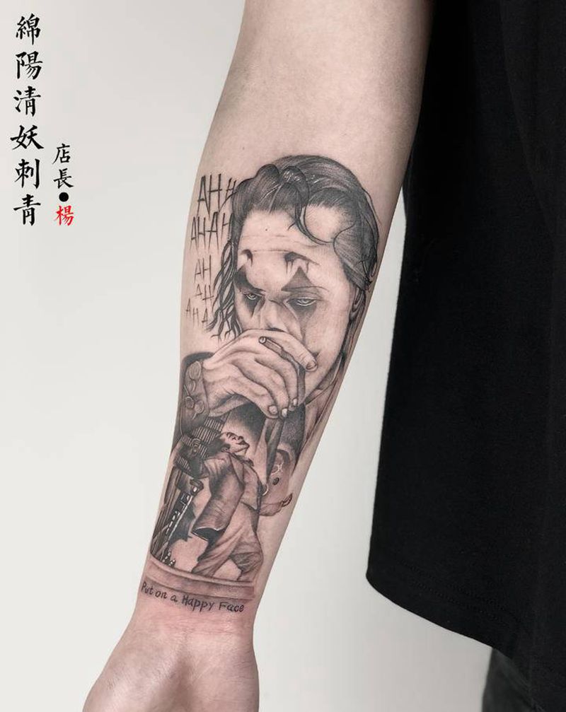 小丑纹身纹身图片_胸部肩部纹身图案