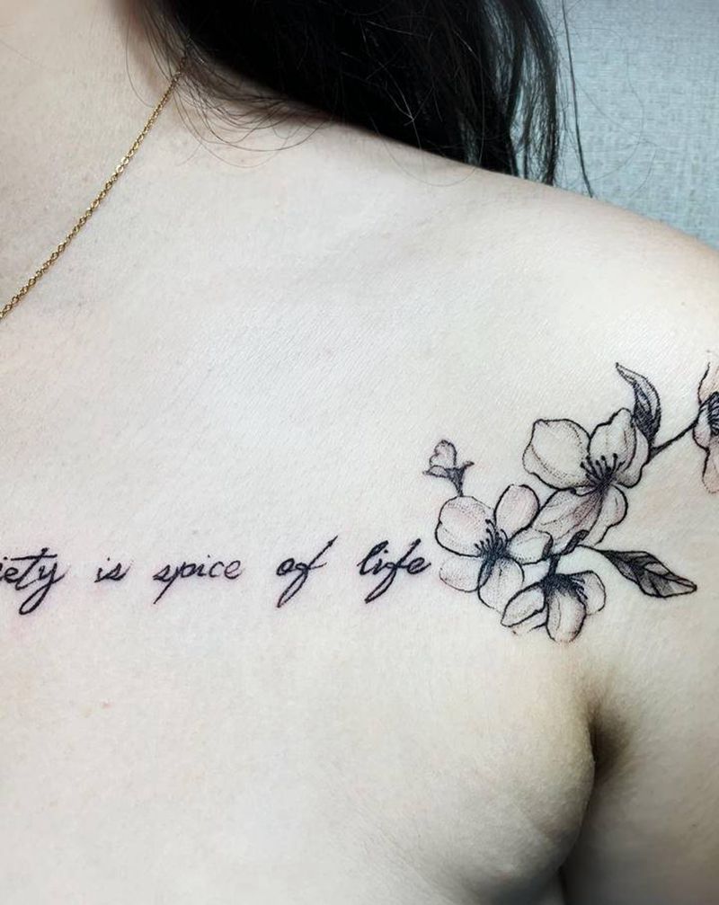 桃花纹身图片_肩部胸部小清新纹身图案