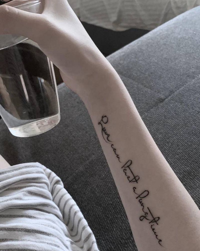 买家秀纹身图片_手臂肩部花体字纹身图案