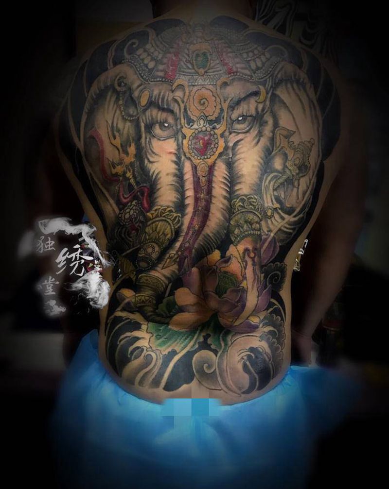 象神纹身图片_背部纹身图案