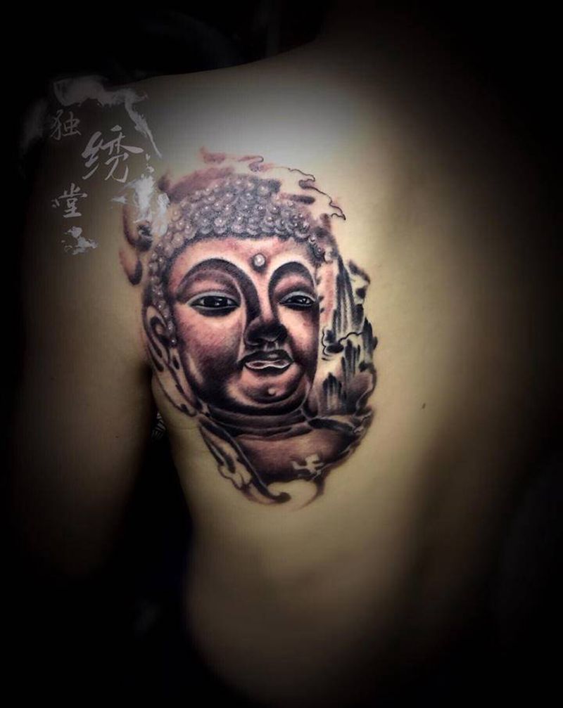 佛陀纹身图片_背部纹身图案