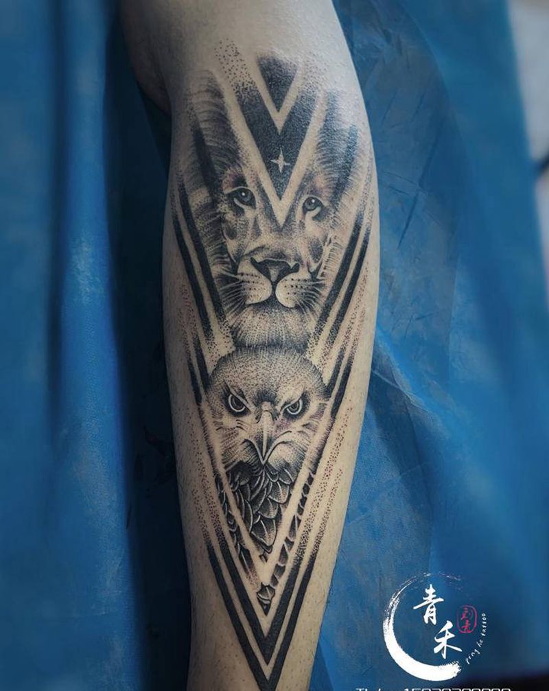 狮子纹身图片_几何点刺纹身图案