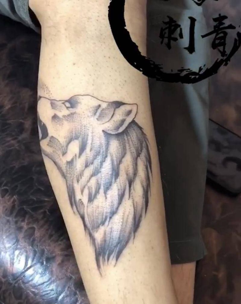 四川广元纹身纹身图片_腿部点刺纹身图案