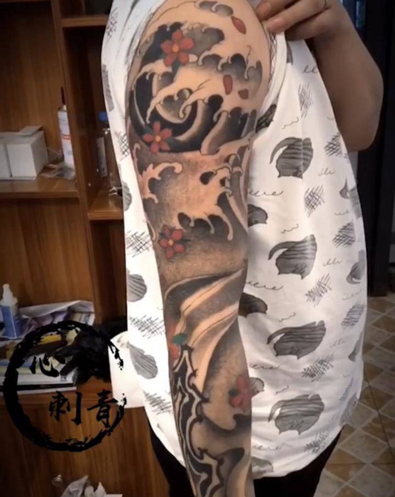 广元纹身花臂纹身图片_手臂新传统纹身图案