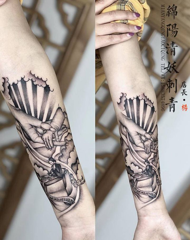 母爱纹身图片_胸部肩部纹身图案