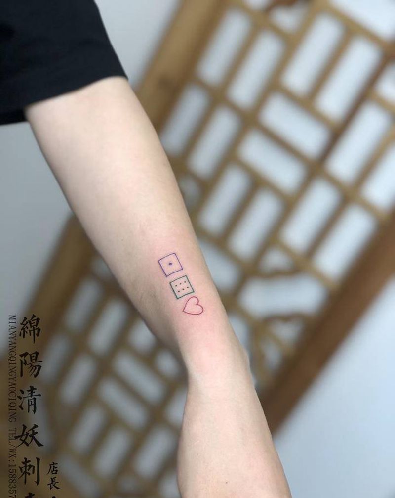 小清新纹身图片_肩部颈部纹身图案