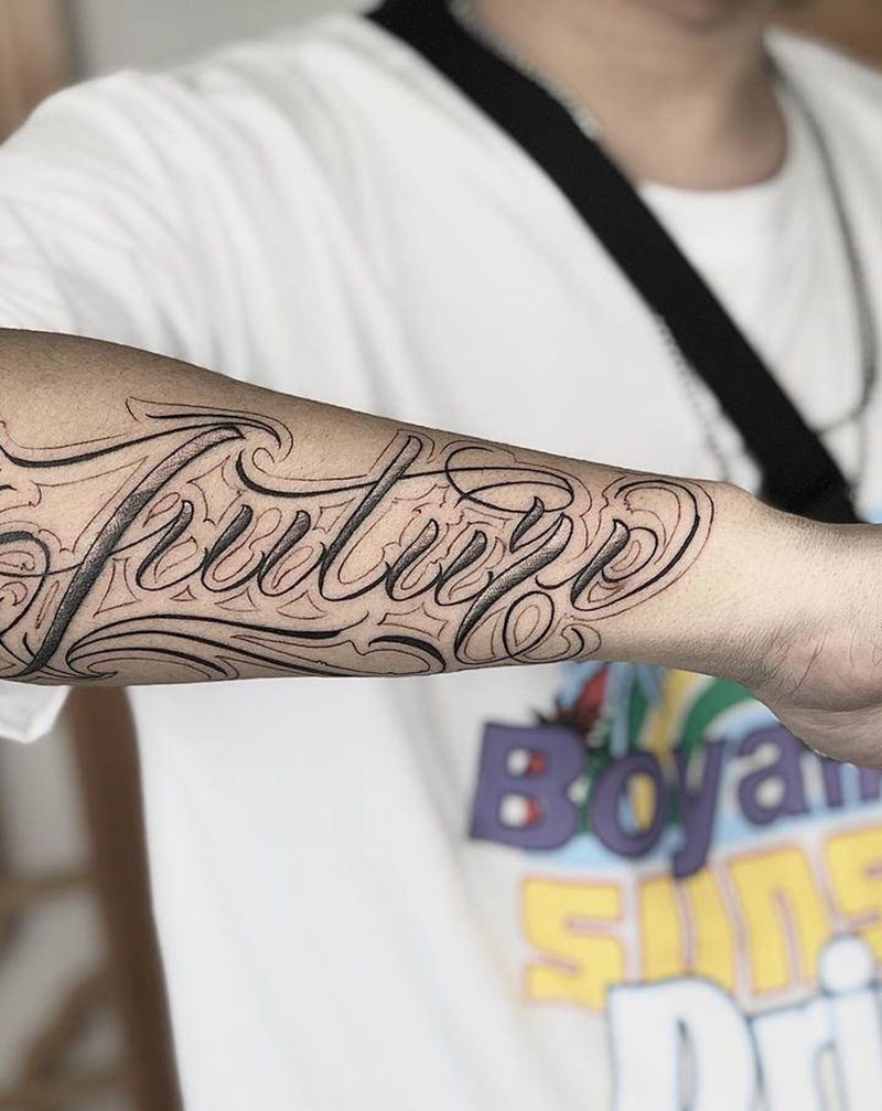 花体字纹身图片_颈部肩部纹身图案