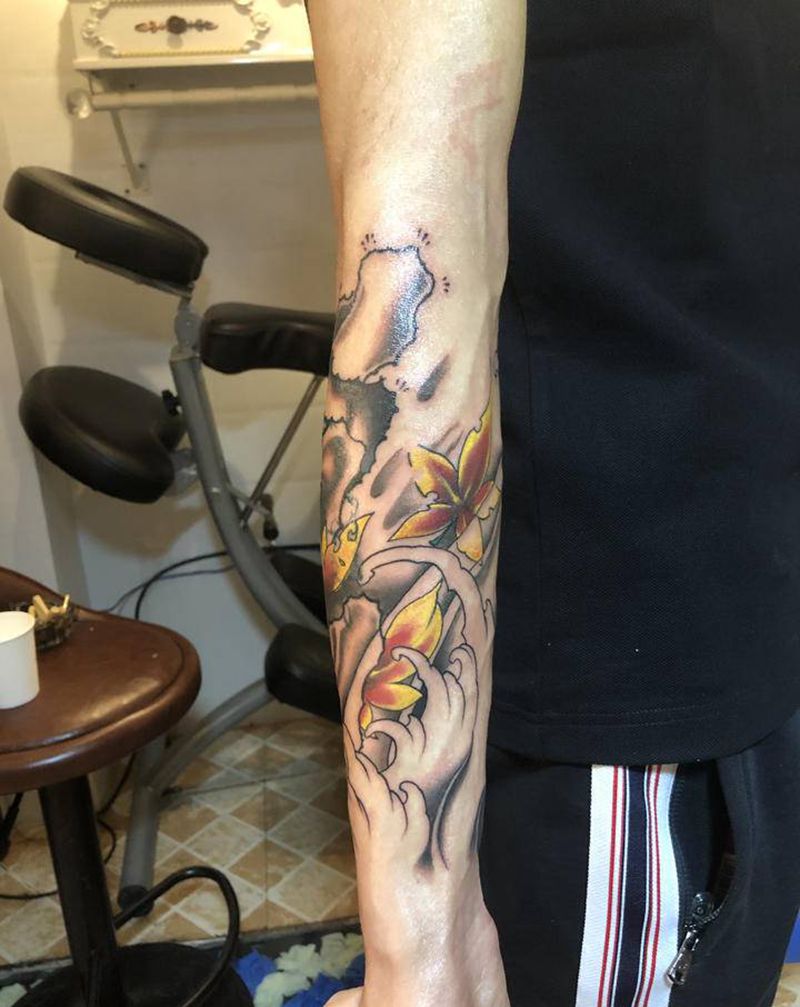 纹身遮盖纹身图片_手臂新传统纹身图案