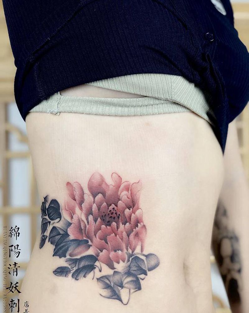 侧腰牡丹纹身图片_肩部颈部纹身图案