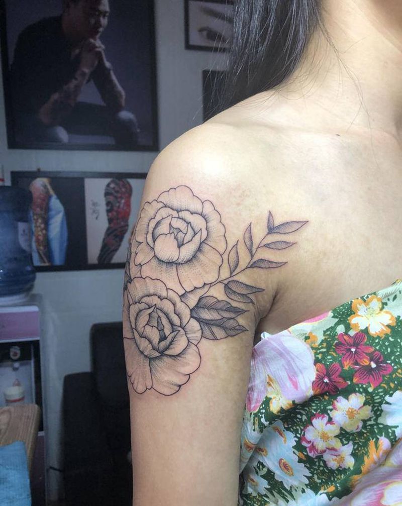 遮盖胎记纹身图片_胸部点刺纹身图案