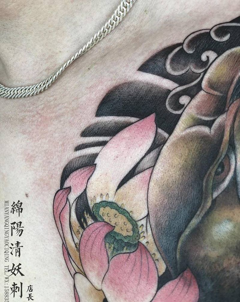 佛手纹身图片_腹部胸部纹身图案