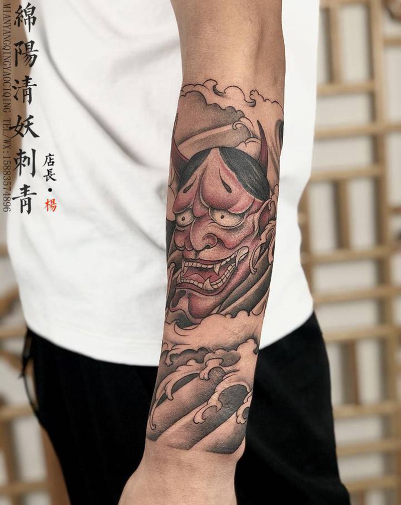 般若牡丹纹身图片_胸部肩部纹身图案