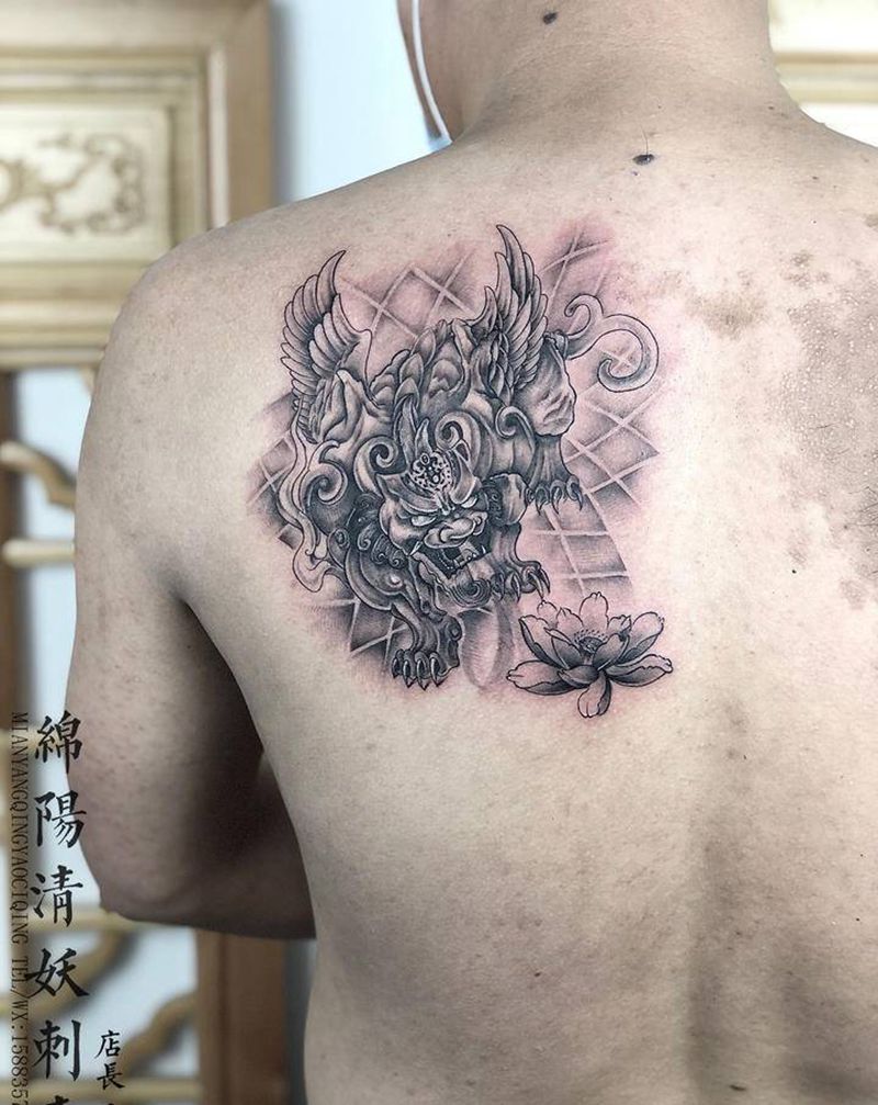 貔貅纹身图片_肩部胸部纹身图案