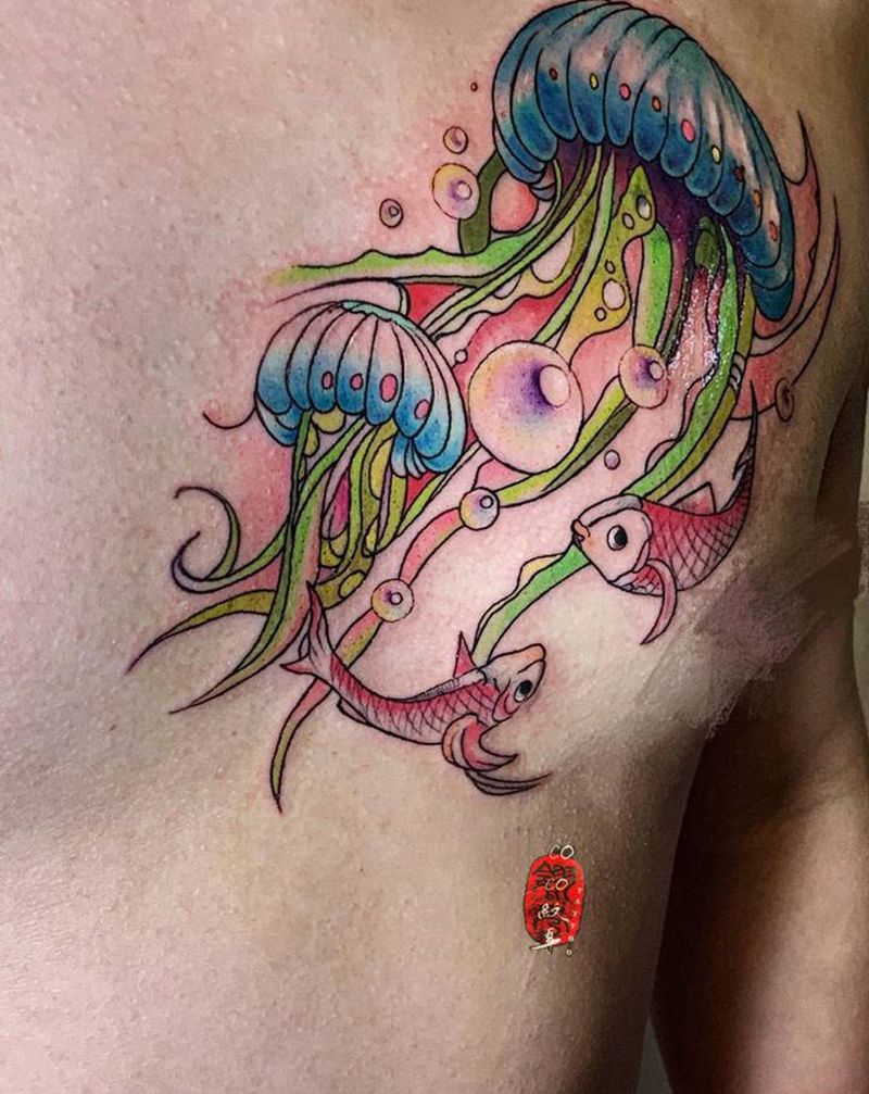 水母纹身图片_胸部纹身图案