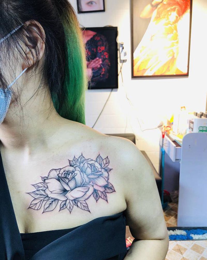 广元纹身胸口素花纹身图片_胸部点刺纹身图案