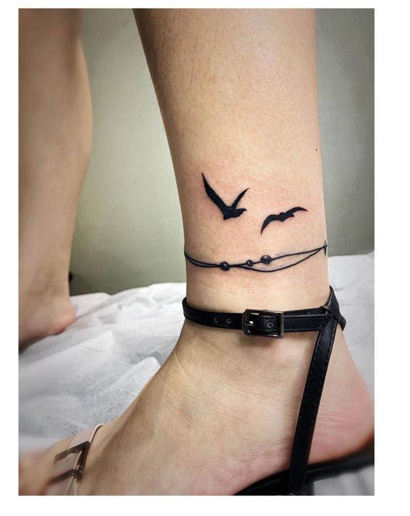 脚链纹身图片_腿部脚部纹身图案