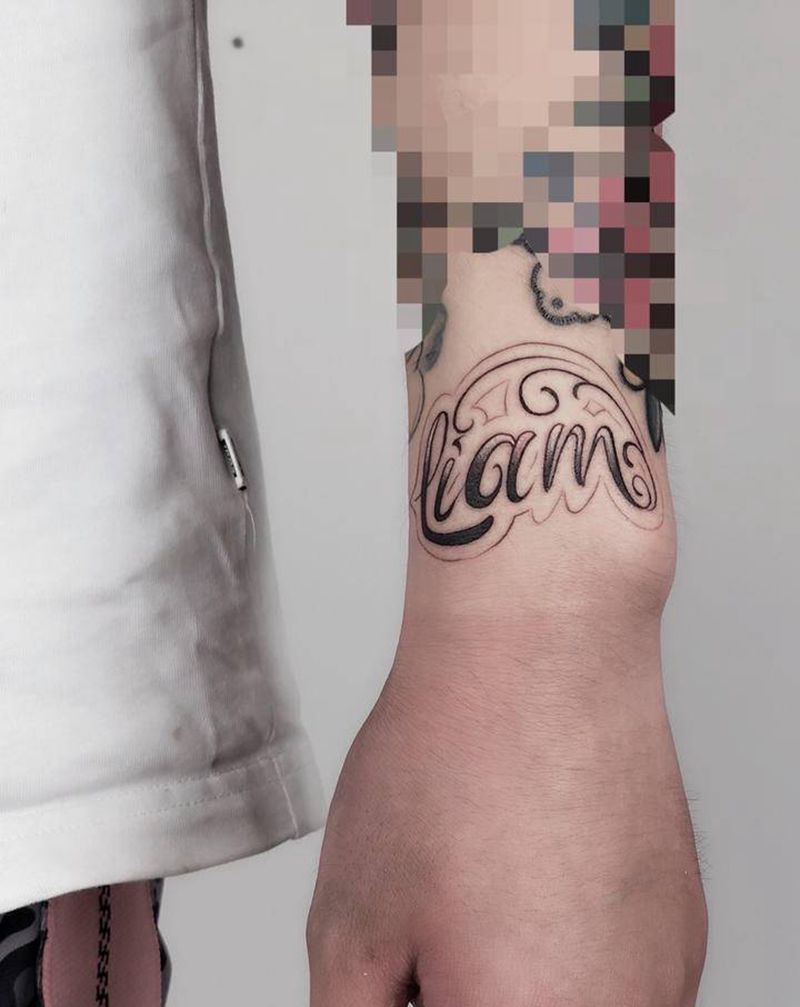 花体字纹身图片_肩部颈部纹身图案